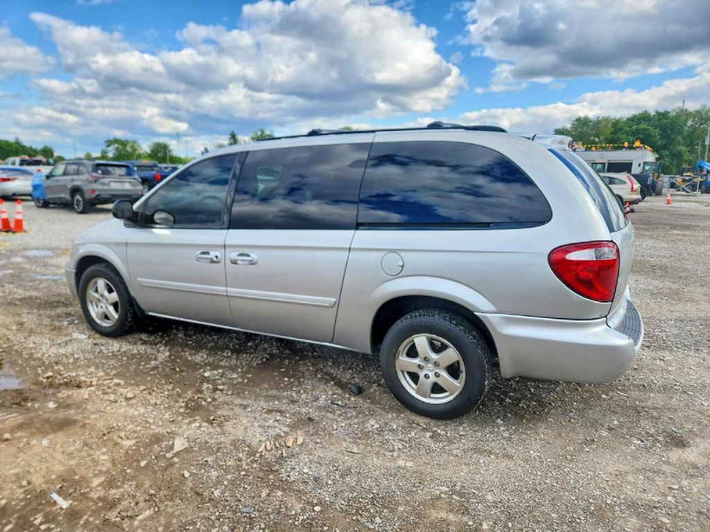 2006 Dodge Grand Caravan Image 2