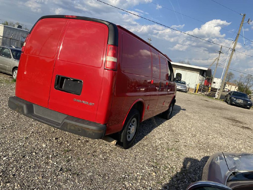 2011 Chevrolet Express Image 4