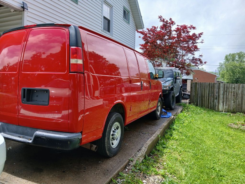 2014 Chevrolet Express Image 2
