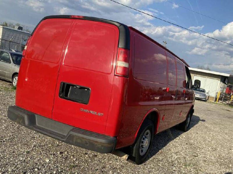 2007 Chevrolet Express Image 3