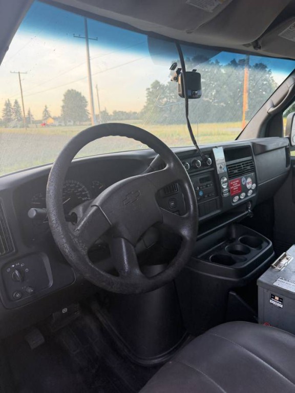 2007 Chevrolet Express Image 6