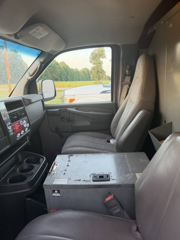 2007 Chevrolet Express Image 8