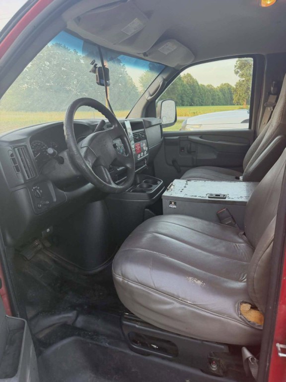 2007 Chevrolet Express Image 3