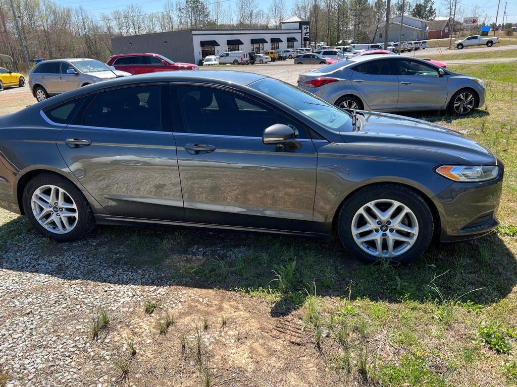 2015 Ford Fusion Image 2