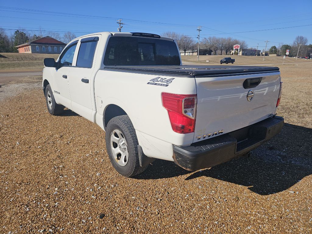 2017 Nissan Titan Image 5
