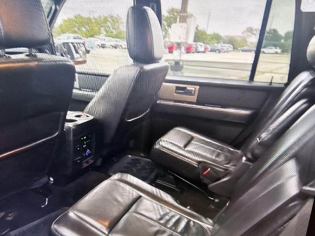 2012 Ford Expedition Image 2