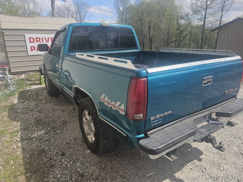 1993 GMC Sierra Image 2