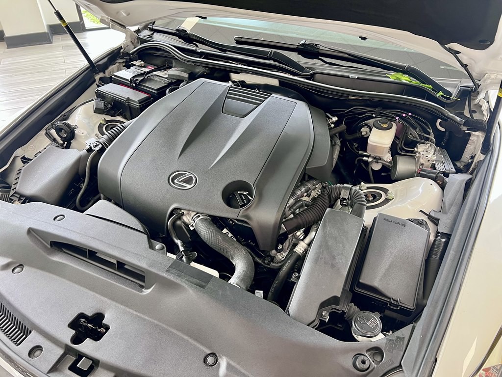 2015 Lexus IS Image 18