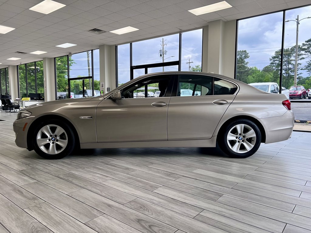 2011 BMW 5 Series Image 4