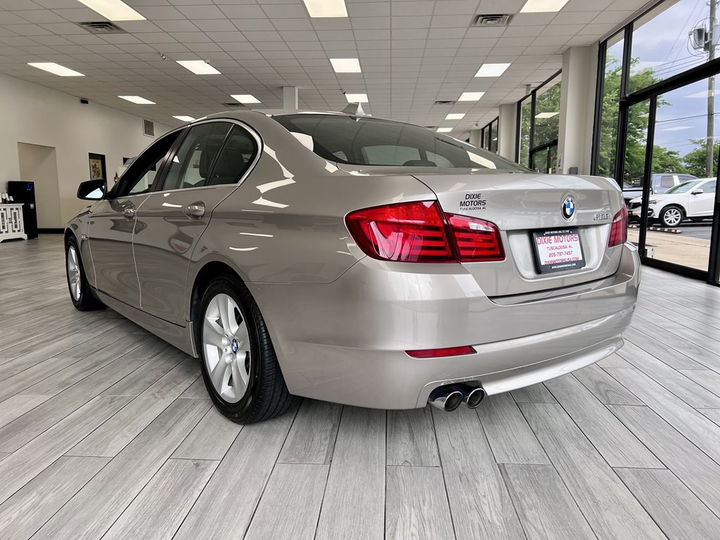 2011 BMW 5 Series Image 7