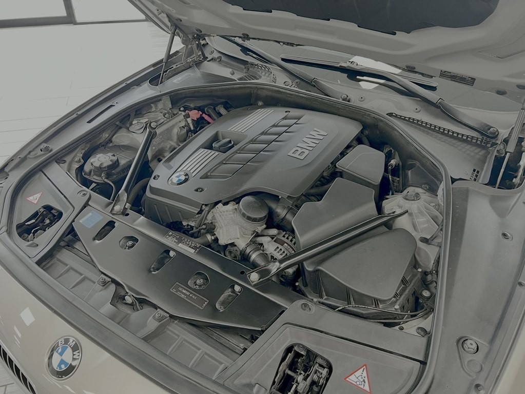 2011 BMW 5 Series Image 17