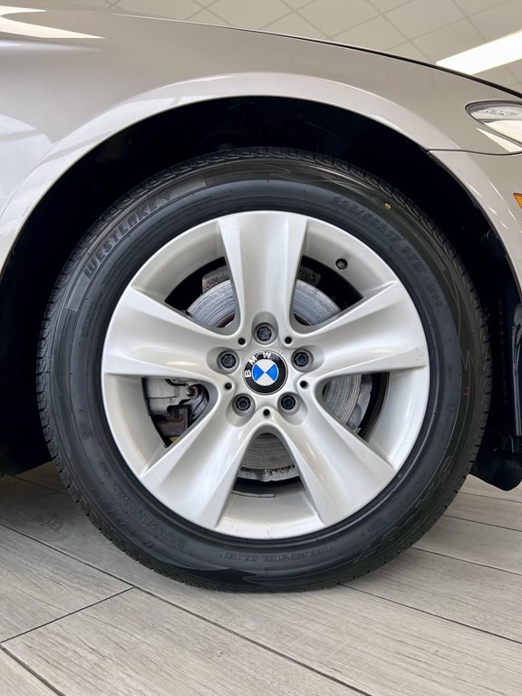 2011 BMW 5 Series Image 18