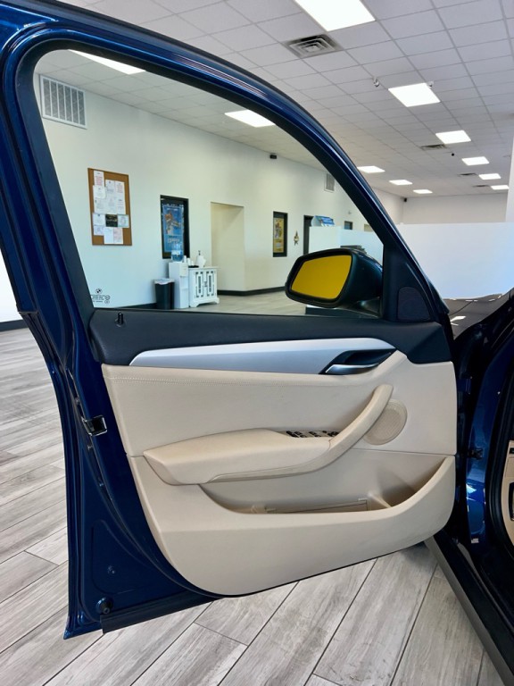 2013 BMW X1 Image 14