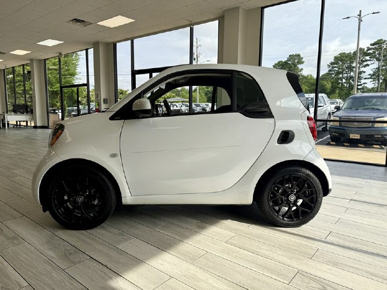 2016 smart fortwo Image 5