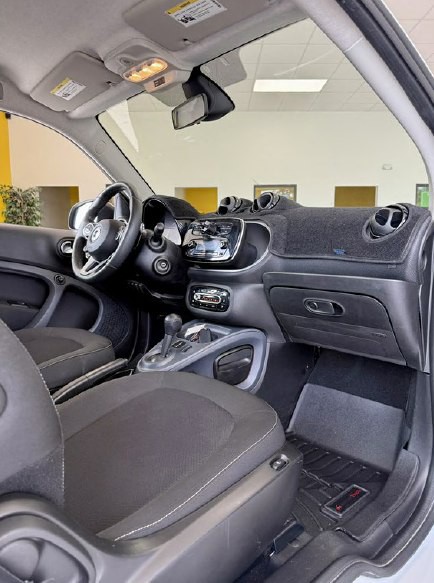 2016 smart fortwo Image 11
