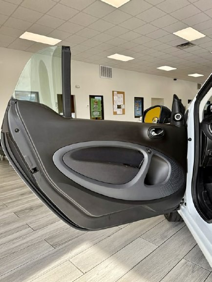 2016 smart fortwo Image 14