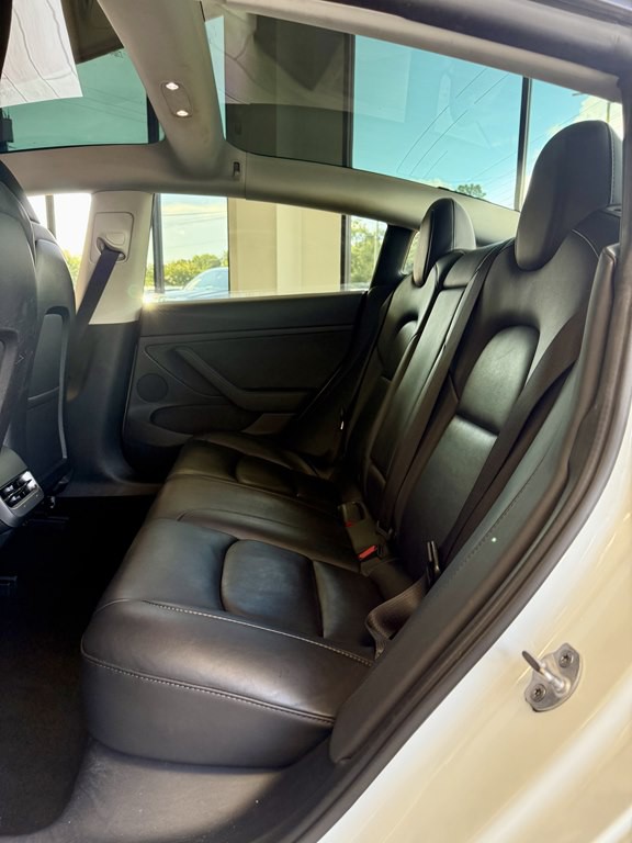 2022 Tesla Model 3 Image 17