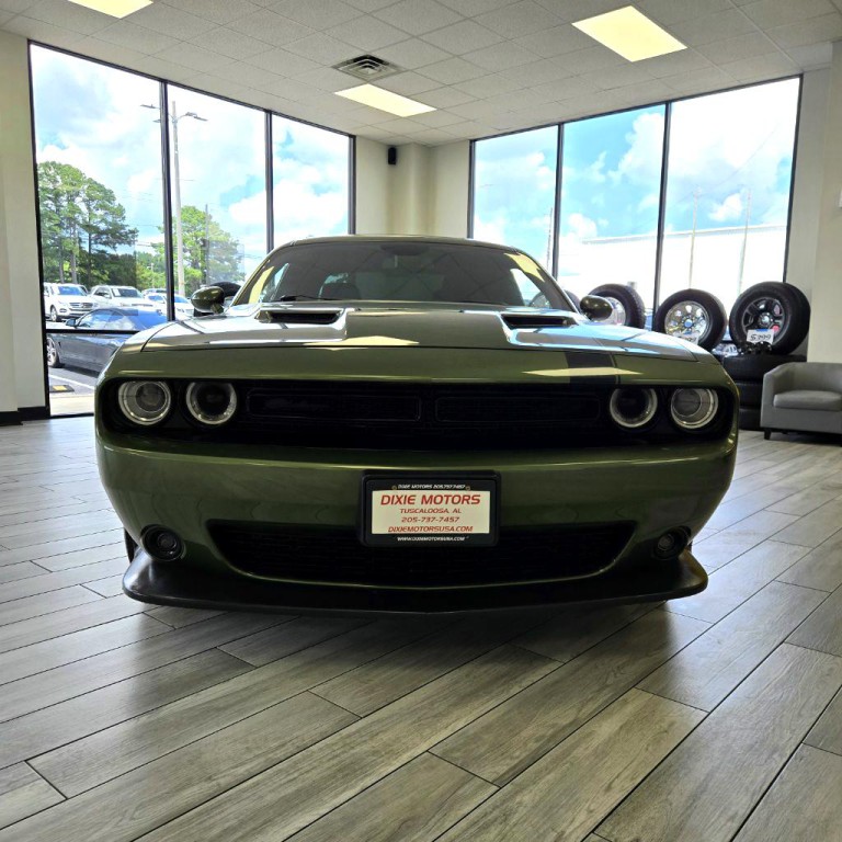 2019 Dodge Challenger Image 2