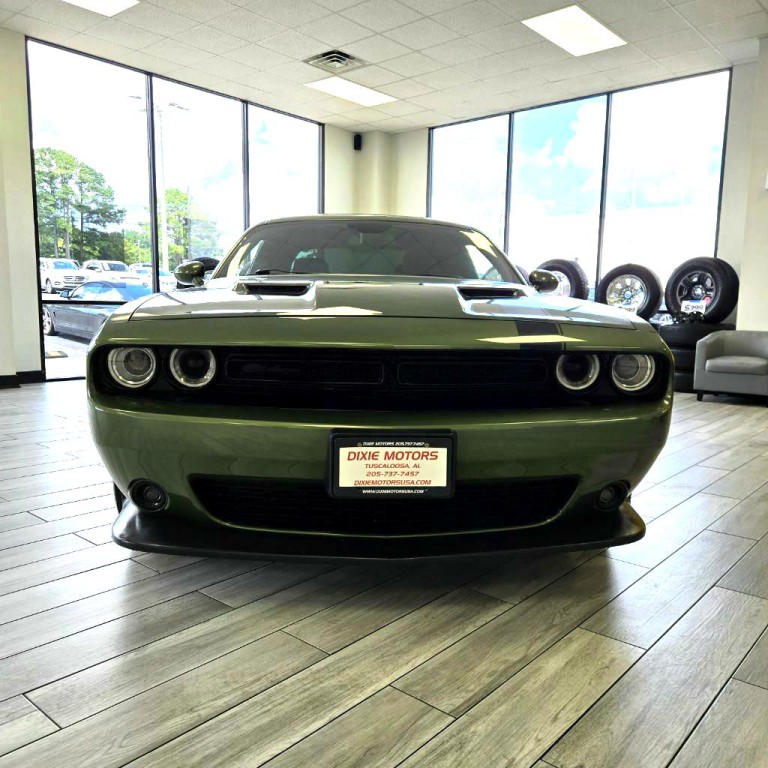2019 Dodge Challenger Image 2