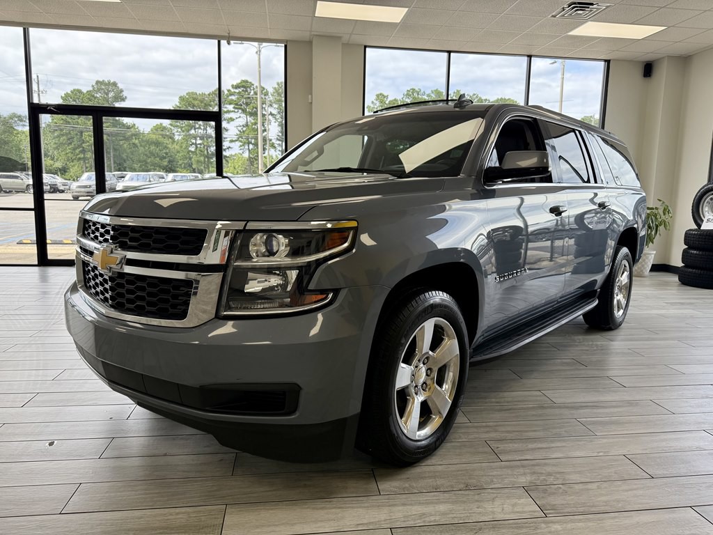 2016 Chevrolet Suburban Image 3
