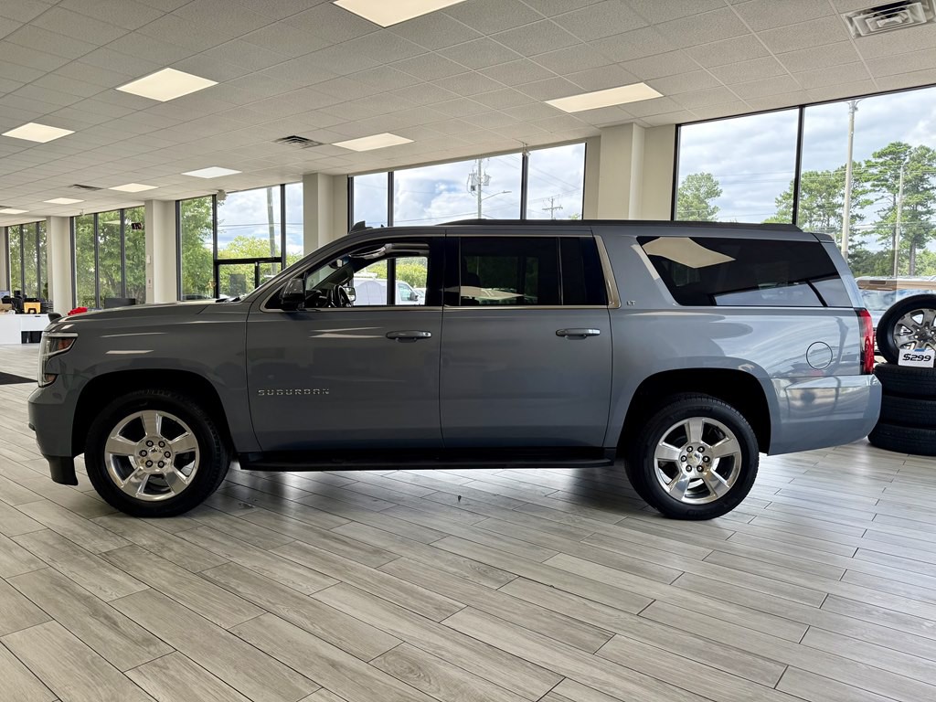 2016 Chevrolet Suburban Image 4