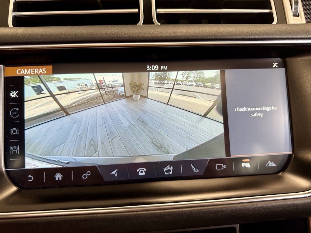 2017 Land Rover Range Rover Image 11