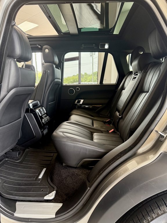 2017 Land Rover Range Rover Image 17