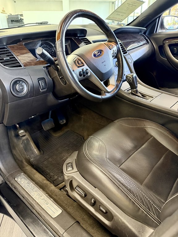 2015 Ford Taurus Image 13