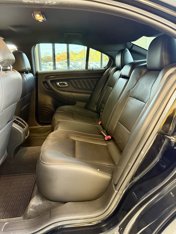 2015 Ford Taurus Image 17