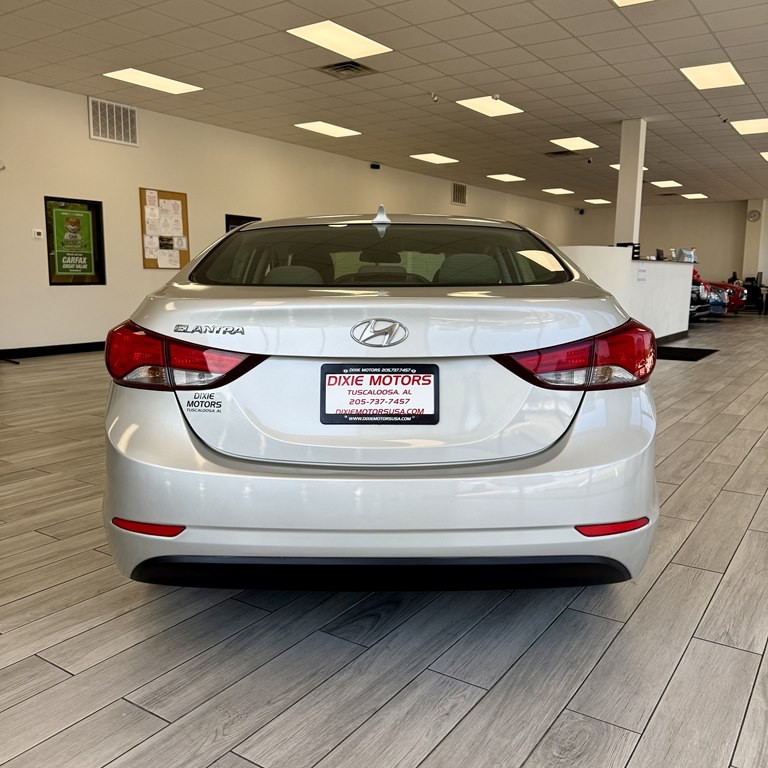 2015 Hyundai Elantra Image 8