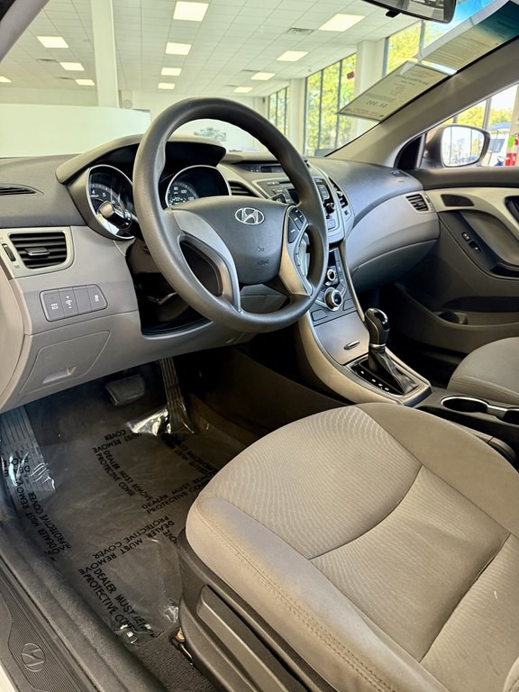 2015 Hyundai Elantra Image 12