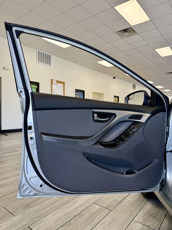 2015 Hyundai Elantra Image 14