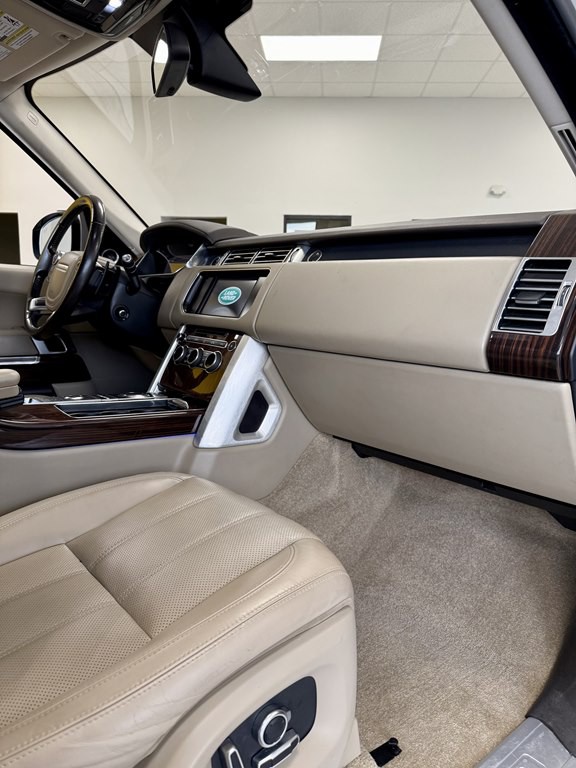 2016 Land Rover Range Rover Image 12