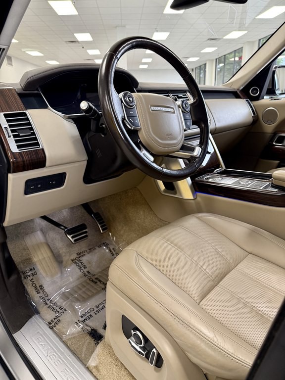 2016 Land Rover Range Rover Image 13