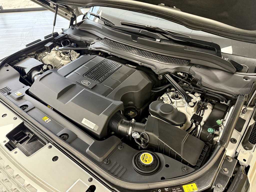 2016 Land Rover Range Rover Image 18