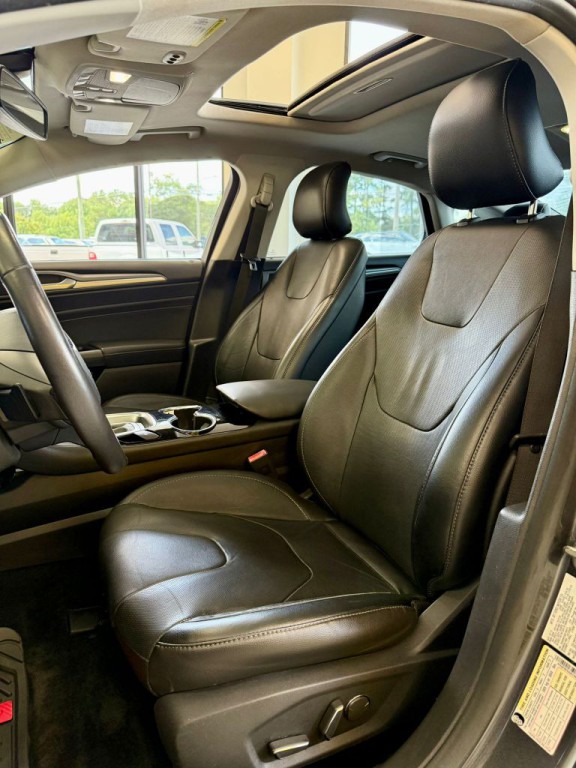 2016 Ford Fusion Image 13
