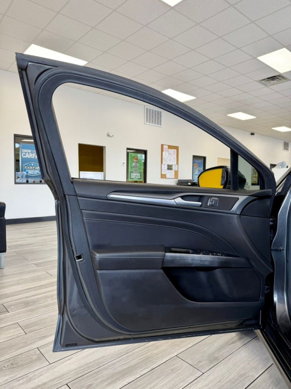 2016 Ford Fusion Image 14
