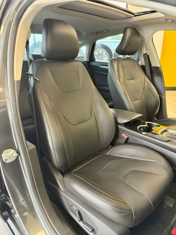 2016 Ford Fusion Image 16