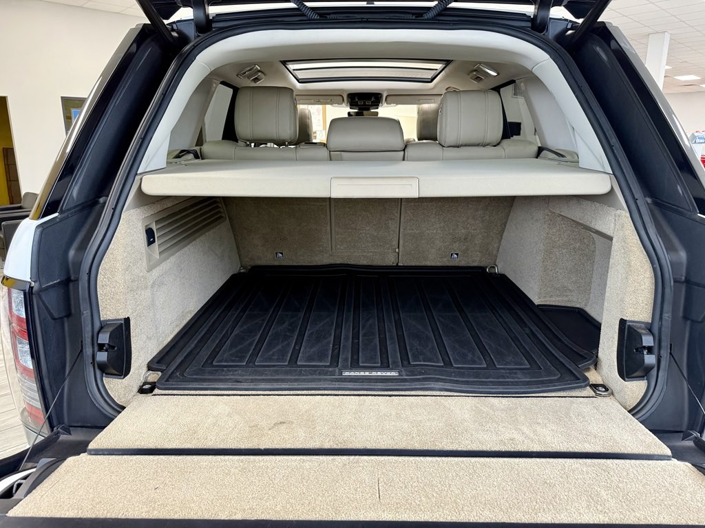 2017 Land Rover Range Rover Image 9