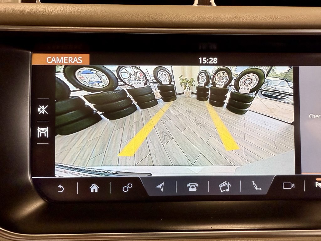 2017 Land Rover Range Rover Image 11