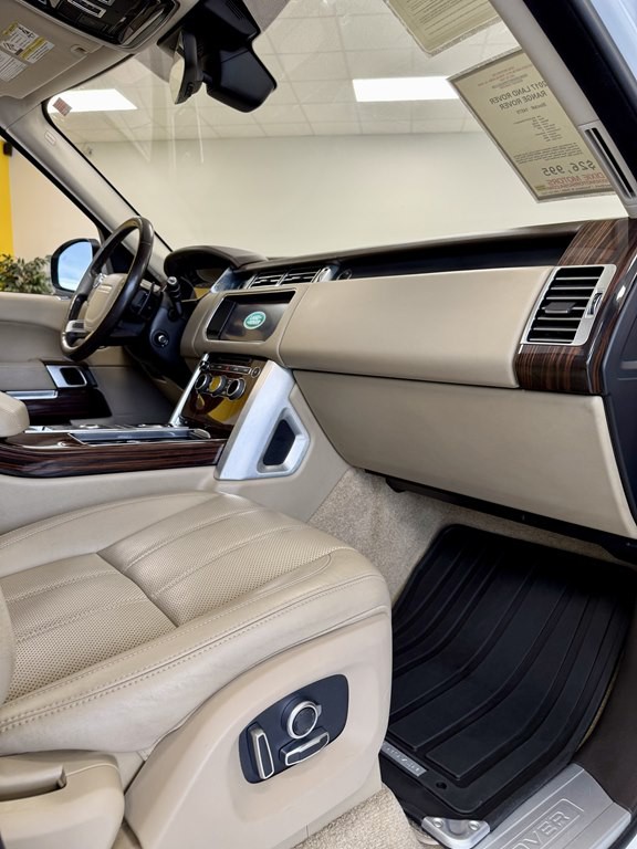 2017 Land Rover Range Rover Image 12