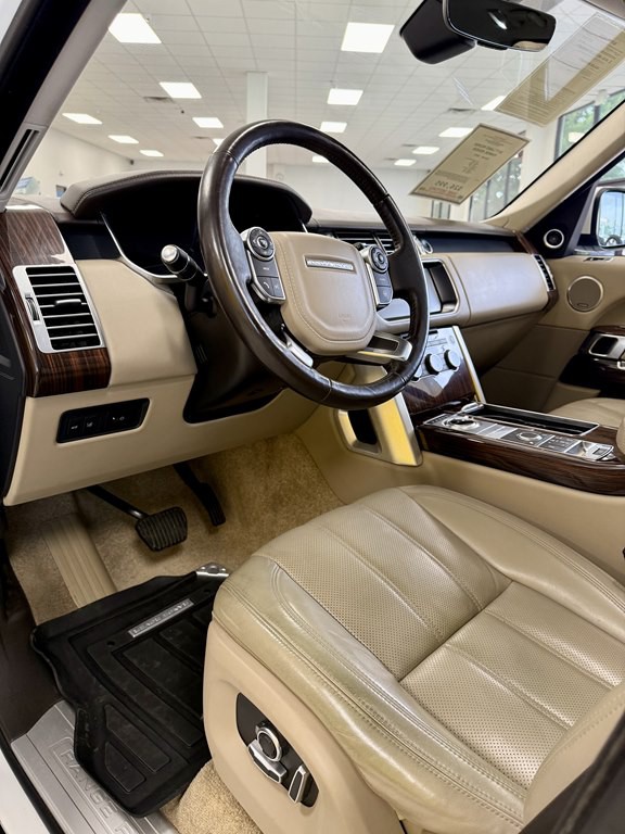 2017 Land Rover Range Rover Image 13