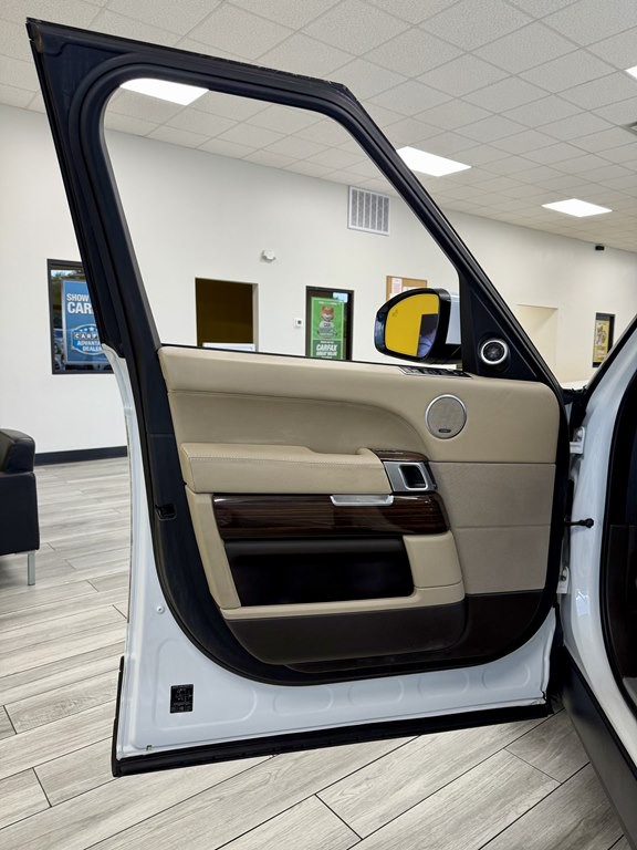 2017 Land Rover Range Rover Image 15