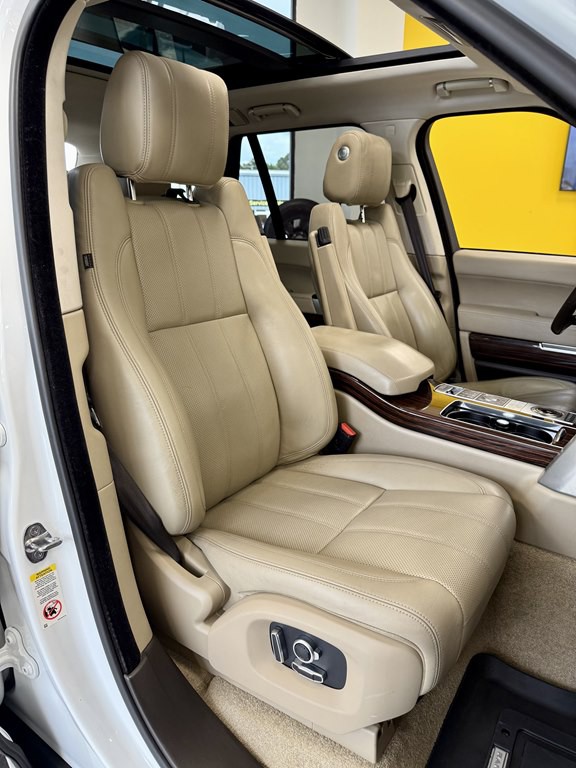 2017 Land Rover Range Rover Image 16