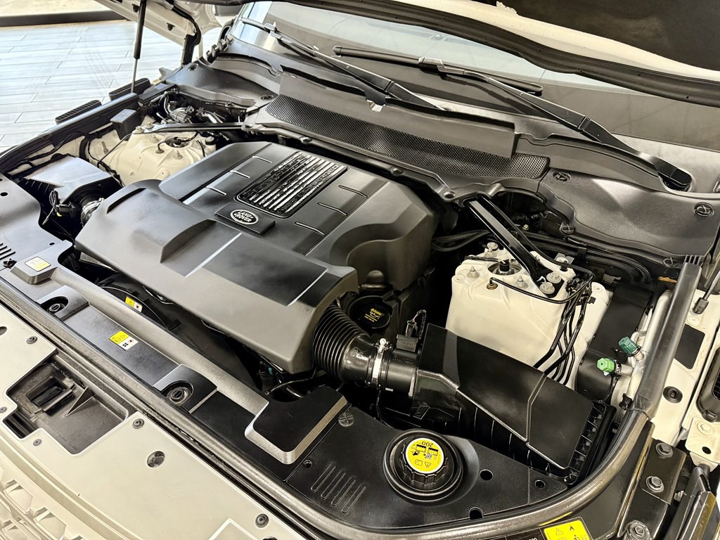 2017 Land Rover Range Rover Image 18