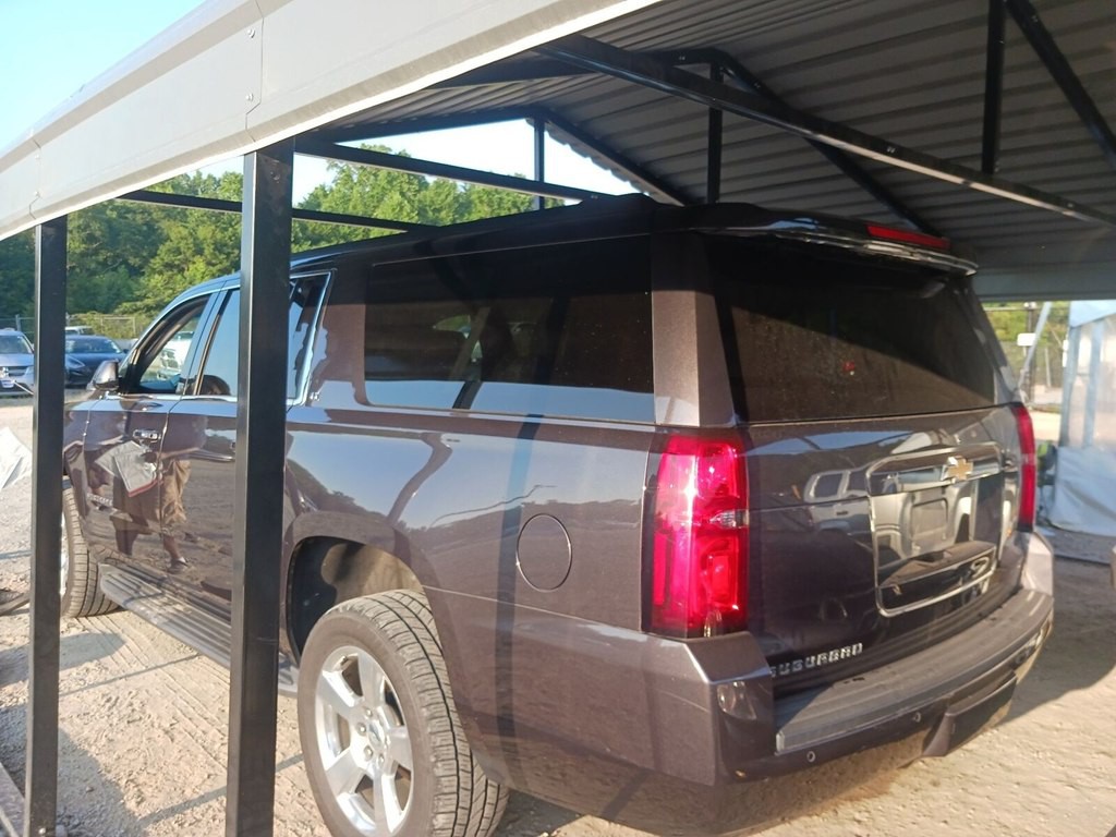 2018 Chevrolet Suburban Image 4