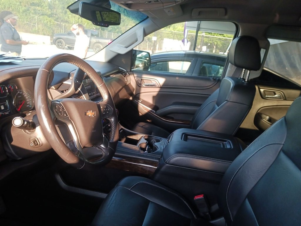 2018 Chevrolet Suburban Image 5