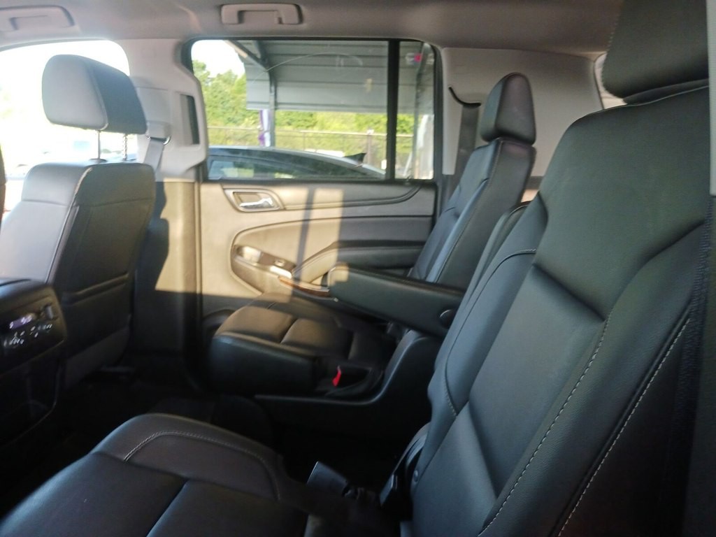 2018 Chevrolet Suburban Image 6