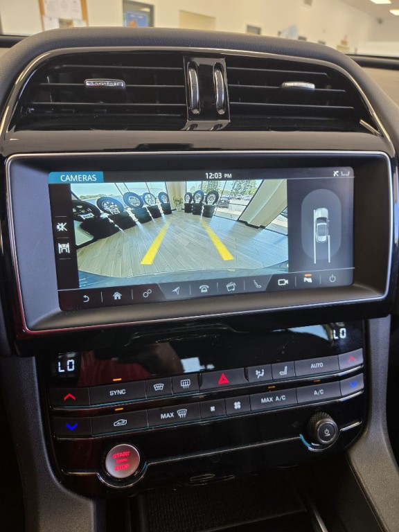 2020 Jaguar F-PACE Image 10