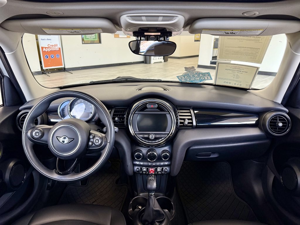 2019 MINI Cooper Image 10